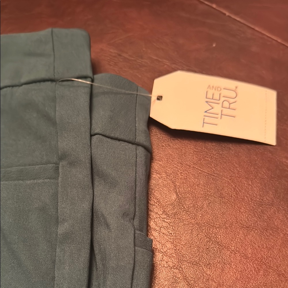 NWT Teal Capris - XXL - Picture 2 of 7